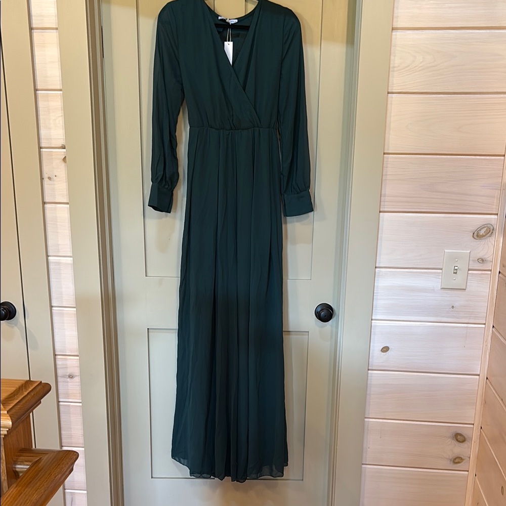 Elegant Baltic Born Green Maxi Dress